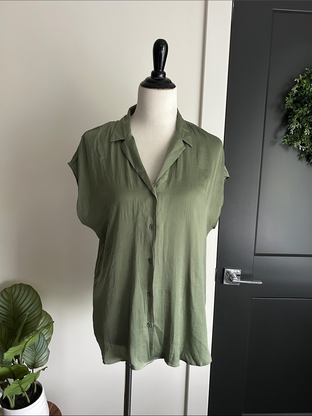 🫒L 2023 collection Olive Green Button-Front satin feel Cap Sleeve Top